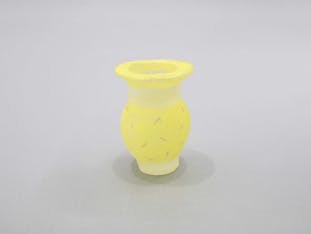 ピンクスプレーの花器